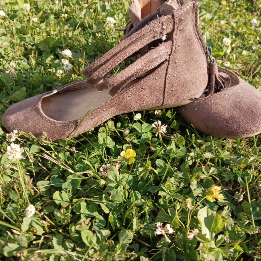 Ballet flats, size 7.5, cream beige faux suede